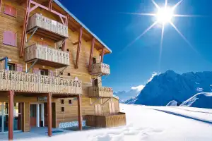 LES CHALETS DE L'ADET