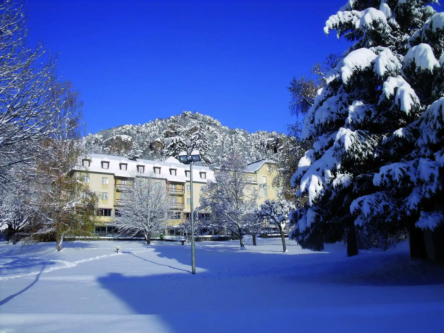 Lagrange Vacances&reg;  - Vic-sur-Cere - HOTEL LE FAMILY